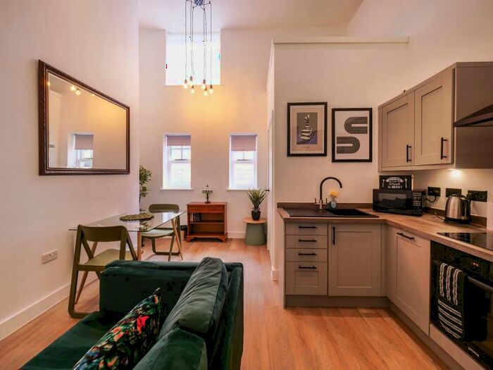 1 Bedroom Apartment To Rent In Cobden House :: Stockport, SK1