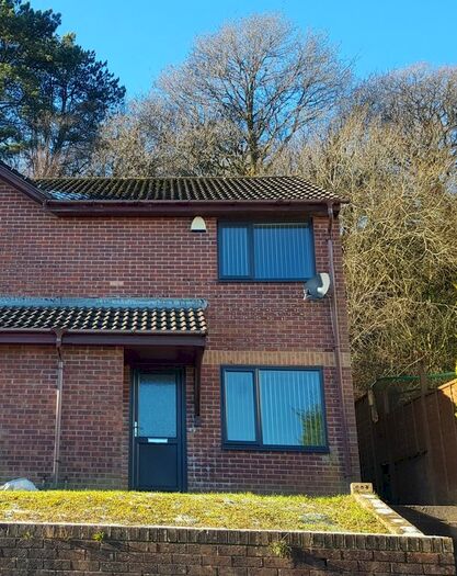 2 Bedroom Terraced House To Rent In Ffynnon Wen, Clydach, Swansea, SA6