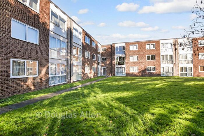 2 Bedroom Flat For Sale In Chaplaincy Gardens, Hornchurch, Essex, RM11