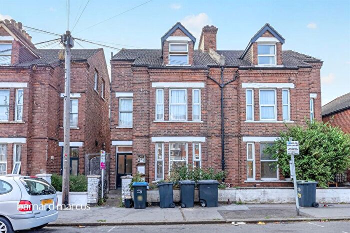 2 Bedroom Flat For Sale In Bulganak Road, Thornton Heath, CR7