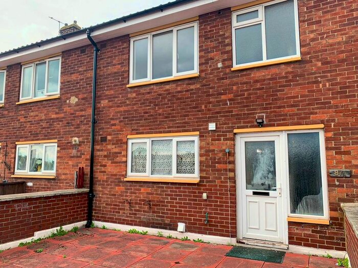 3 Bedroom Maisonette To Rent In Willoughby Road, Scunthorpe, DN17