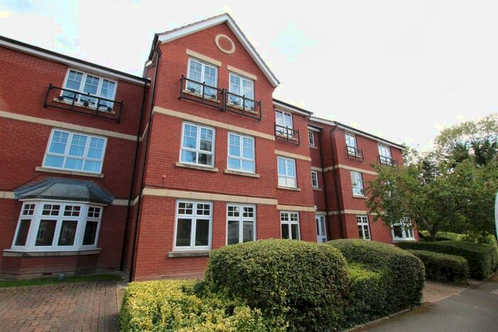2 Bedroom Flat To Rent In St. Peters Close, Bromsgrove, B61