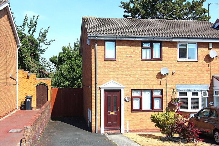 2 Bedroom End Of Terrace House To Rent In Evergreen Close, Coseley, Bilston, WV14