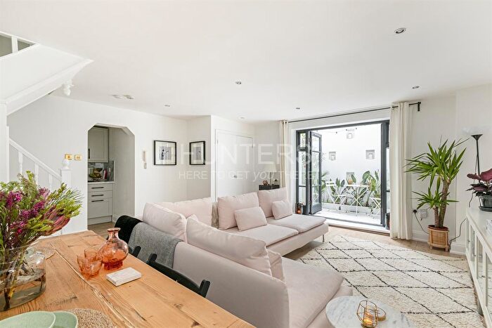 2 Bedroom Apartment To Rent In Alkham Road, London, N16