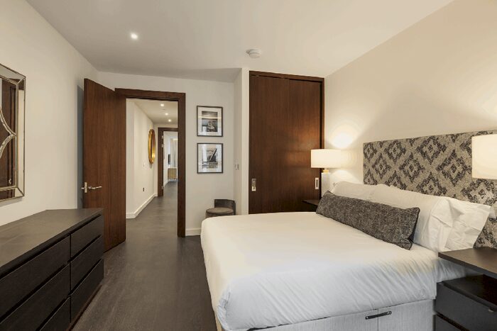 2 Bedroom Flat To Rent In Charles Clowes Walk, London, SW11