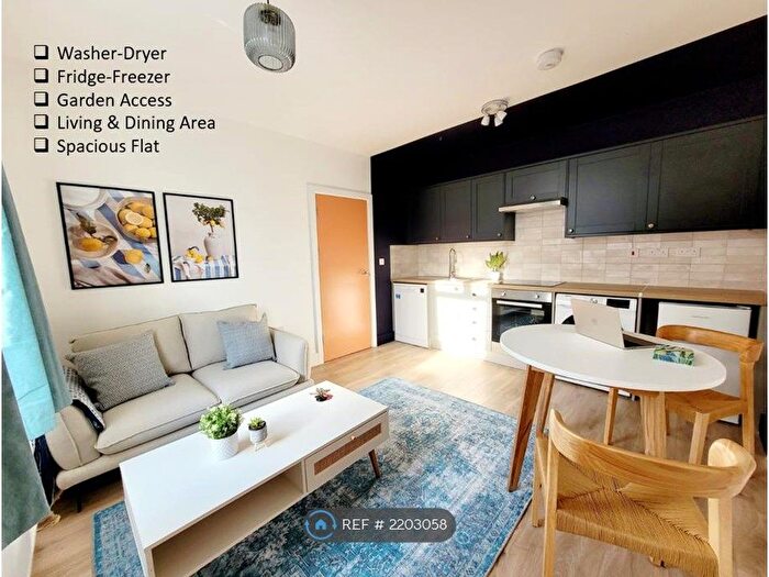 1 Bedroom Flat To Rent In Southsea Avenue, Watford, WD18