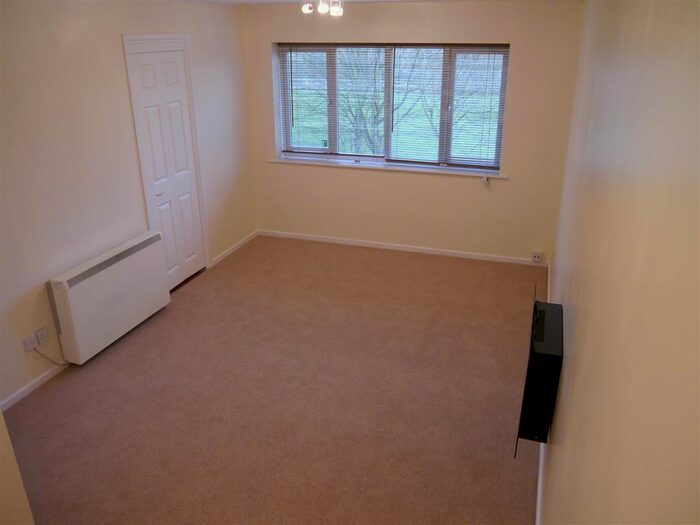 1 Bedroom Flat To Rent In Wesley Drive, Egham TW20