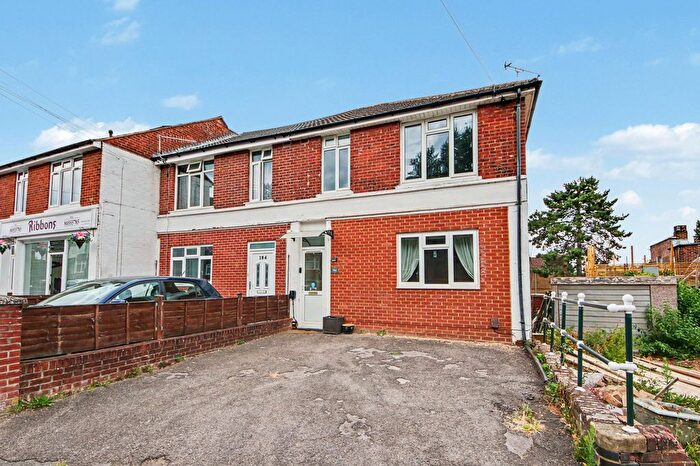 3 Bedroom End Of Terrace House For Sale In Oaktree Road, Bitterne Park, SO18