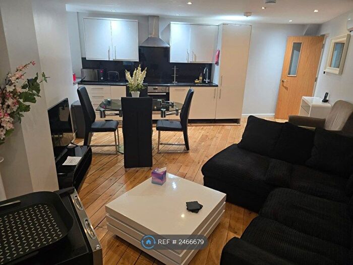 2 Bedroom Flat To Rent In Creative House, London, SW8