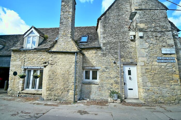 1 Bedroom Flat To Rent In White Hart Court, Fairford, GL7