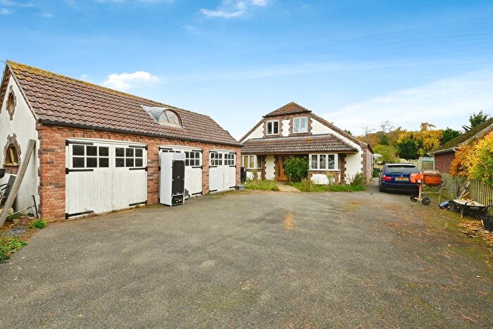 6 Bedroom Bungalow For Sale In Ringstead Road, Heacham, King's Lynn, PE31