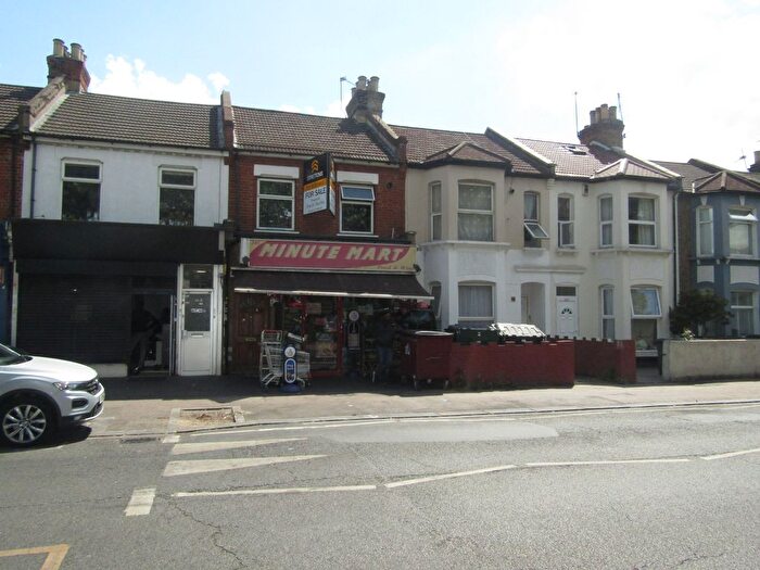 2 Bedroom Flat To Rent In Leytonstone, E11