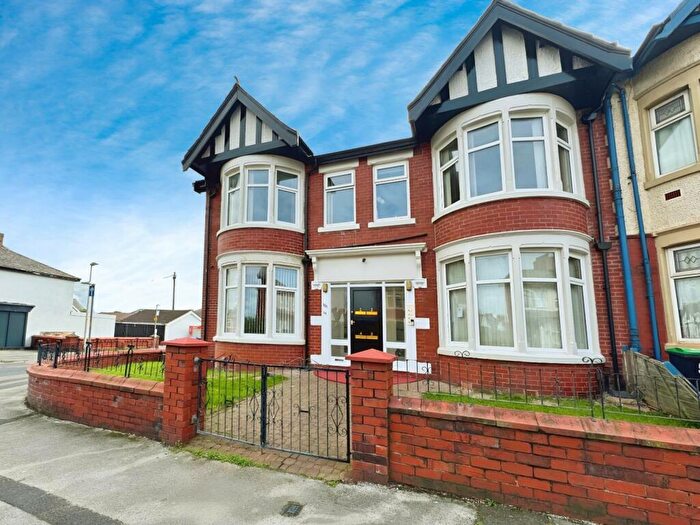 2 Bedroom Apartment To Rent In Warley Road, Blackpool, Lancashire, FY1