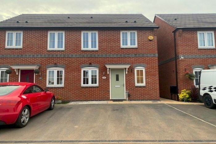 2 Bedroom Property To Rent In Meadow Way, Tamworth B79