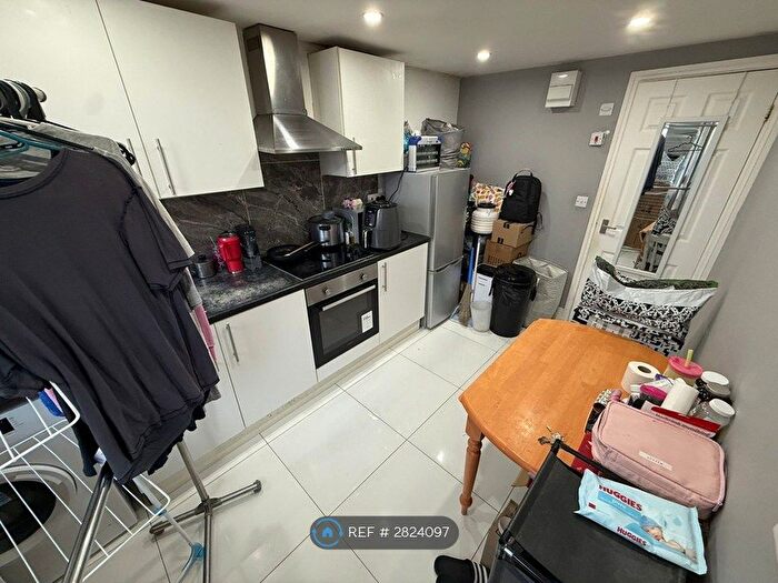 1 Bedroom Flat To Rent In Scotts Road, London, E10