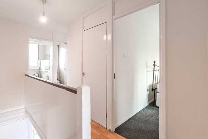 3 Bedroom Flat To Rent In Chisley Rd, Tottenham, London, N15