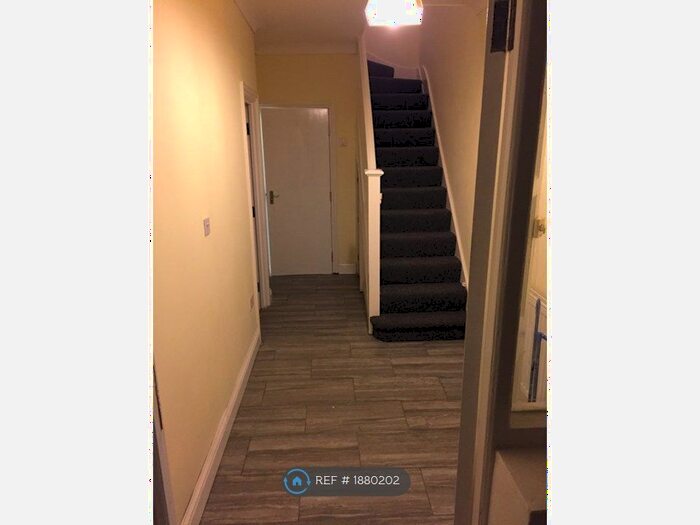 4 Bedroom Terraced House To Rent In Allenby Road, Southall, UB1