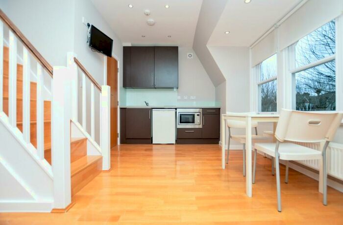 1 Bedroom Apartment To Rent In Kings Avenue, Muswell Hill, N10