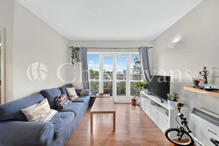 2 Bedroom Flat To Rent In Jetty Court, Old Bellgate Place, London, E14