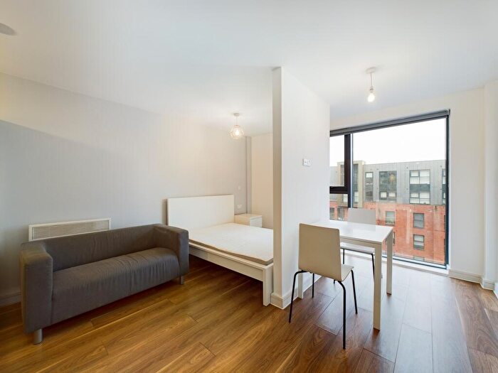 Studio To Rent In Wolstenholme Square, Block C, Nation Way, L1