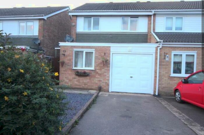 3 Bedroom Semi-Detached House To Rent In Farriers Way, Burbage, Hinckley, Leicestershire, LE10