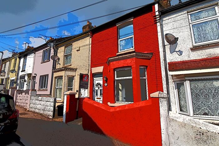 3 Bedroom Terraced House To Rent In Leslie Road, Gillingham, ME7