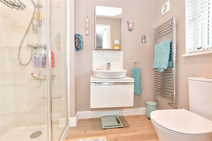 4 Bedroom Detached House For Sale In Great Threads, Staplehurst, Kent, TN12