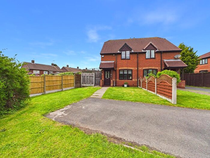 3 Bedroom Semi Detached House For Sale In Seagrave Close, Oakwood, DE21