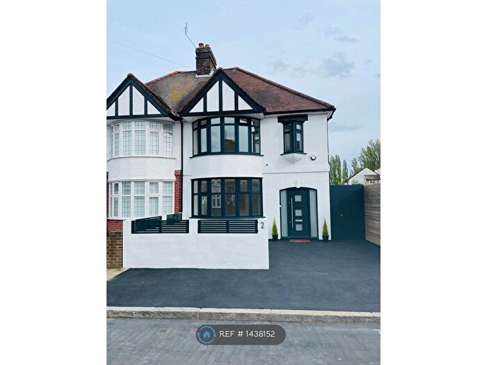3 Bedroom Semi-Detached House To Rent In Cedric Road, London, SE9