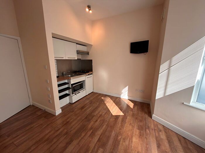 1 Bedroom Flat To Rent In Kingsdown Road, London, N19