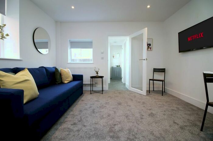 1 Bedroom Flat To Rent In Cowbridge Road West, Cardiff, CF5