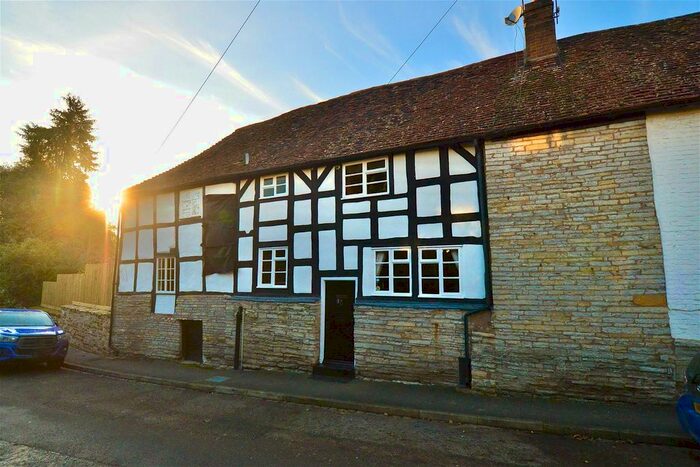 2 Bedroom Cottage For Sale In Stratford Road, Harvington, Evesham, WR11