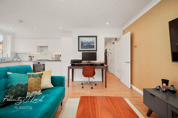 2 Bedroom Flat For Sale In Canonbury Street, London, N1