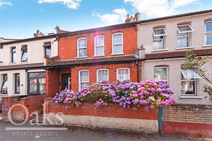 3 Bedroom Terraced House For Sale In Eveline Road, Mitcham, CR4