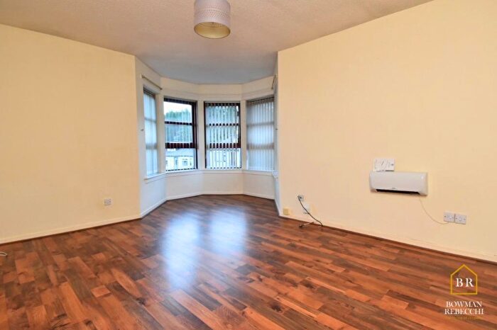 2 Bedroom Flat To Rent In Inverkip Road, Greenock, Greenock, PA16