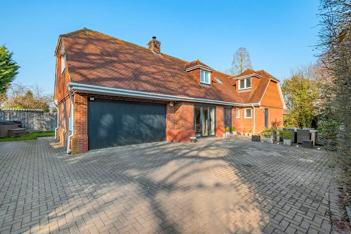 3 Bedroom Detached House For Sale In Mill Lane, Partridge Green, West Sussex, RH13