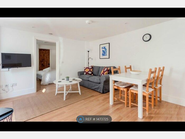 1 Bedroom Flat To Rent In High Street, Burford, OX18