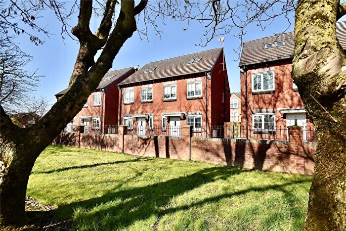 3 Bedroom Semi Detached House For Sale In Baldwins Close, Royton, Oldham, Greater Manchester, OL2