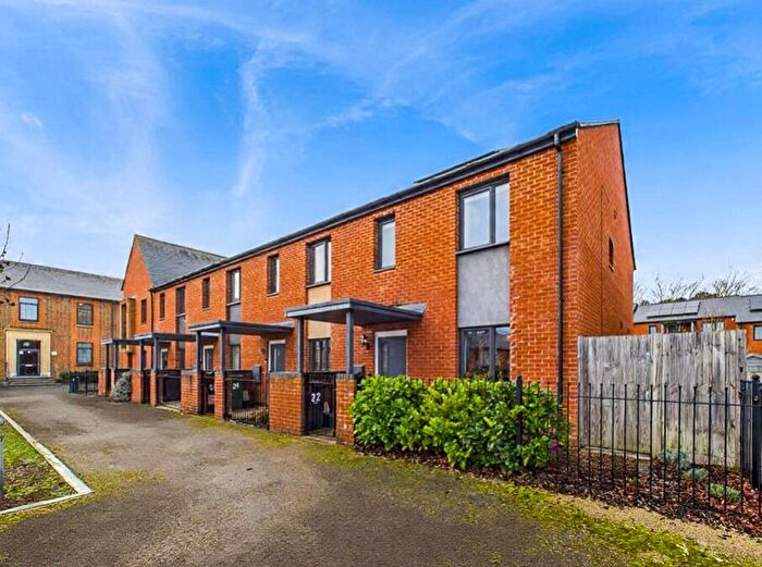 3 Bedroom End Of Terrace House For Sale In Abraham Way, Bordon, GU35