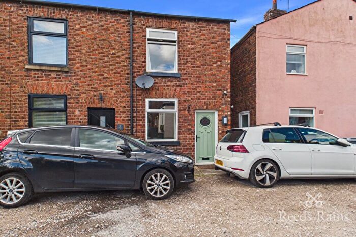 2 Bedroom Semi-Detached House To Rent In Mee Street, Macclesfield, Cheshire, SK11
