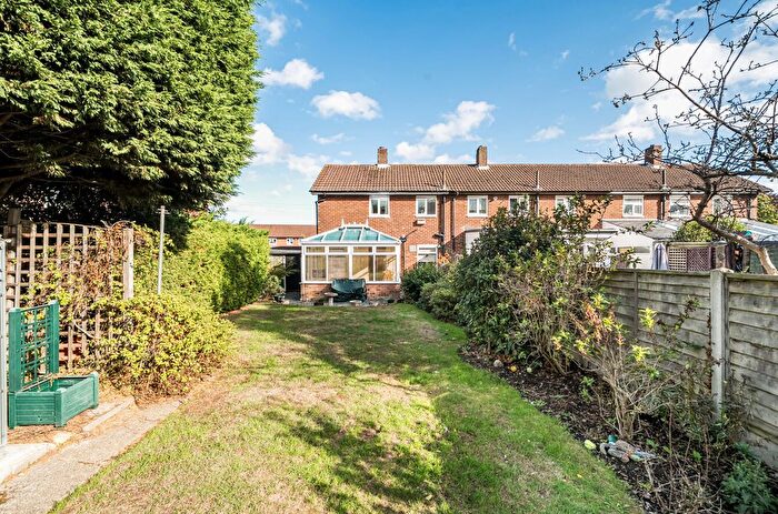 2 Bedroom End Of Terrace House For Sale In Cranbrook Close, Bromley, BR2