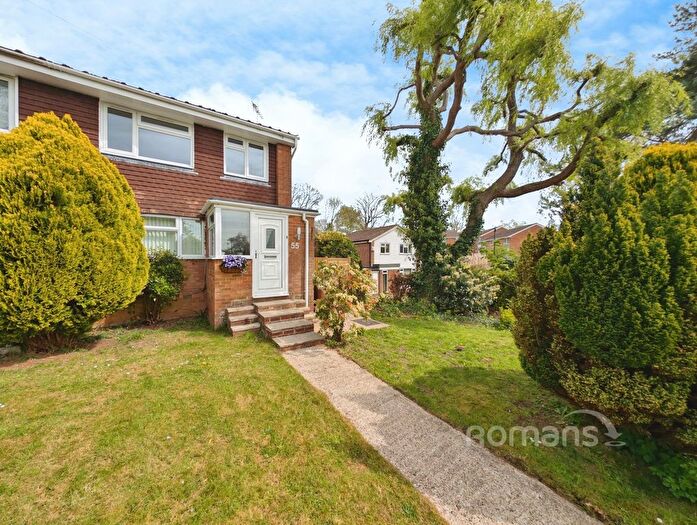 3 Bedroom End Terrace House For Sale In White Cottage Close, Farnham, Surrey, GU9