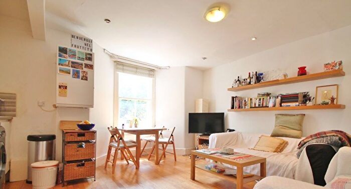 3 Bedroom Flat To Rent In Stock Orchard Crescent, London, N7