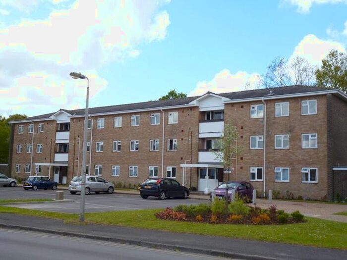 2 Bedroom Flat To Rent In Africa Drive, Marchwood, SO40