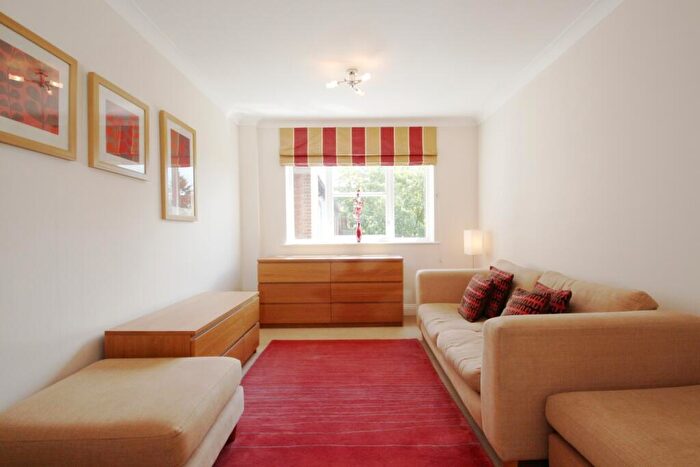 2 Bedroom Apartment To Rent In Bennett Crescent, Temple Cowley, OX4