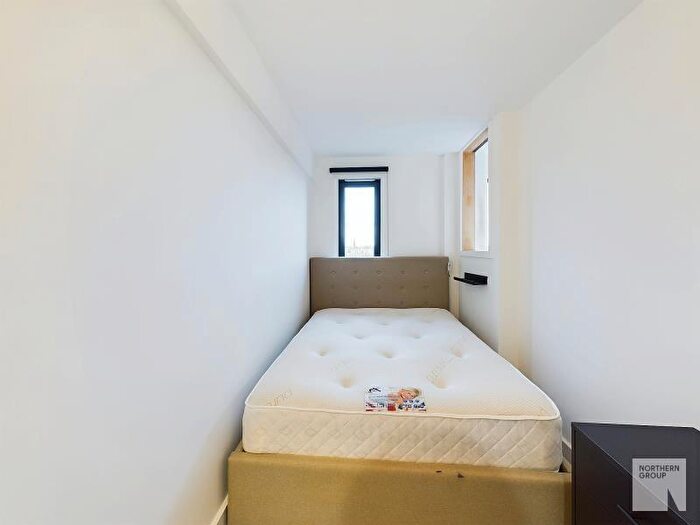 2 Bedroom Apartment To Rent In Sky Gardens :: Old Trafford, M15