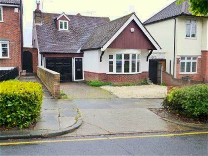 3 Bedroom Detached Bungalow To Rent In The Drive, Westcliff On Sea, Westcliff On Sea, SS0
