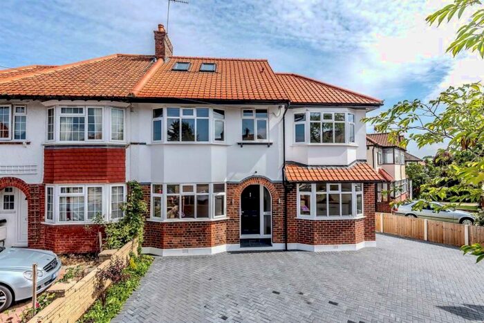 6 Bedroom Property To Rent In Groveland Way, New Malden, KT3