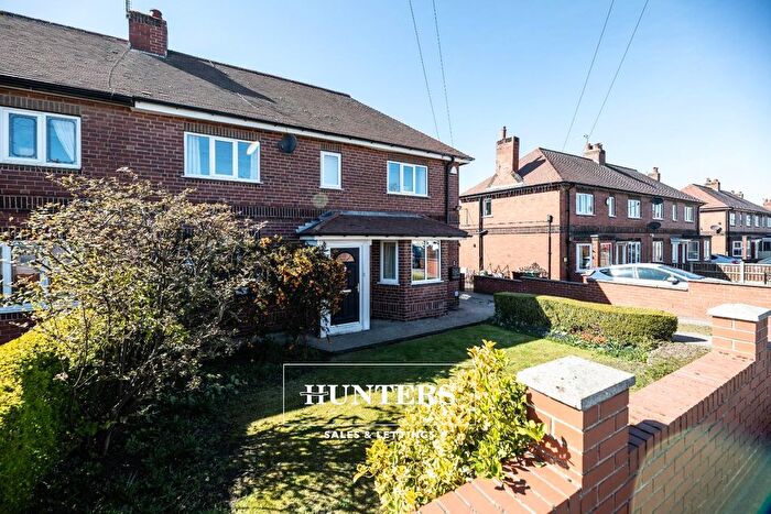3 Bedroom Semi-Detached House For Sale In Womersley Road, Knottingley, WF11