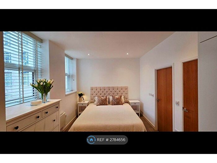 2 Bedroom Flat To Rent In Bromyard House, London, W3
